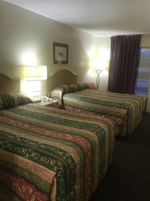 WESTERN MOTEL