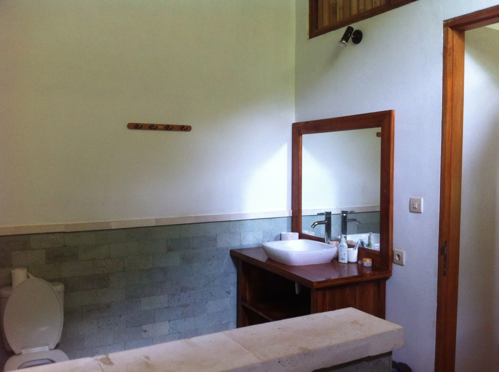 Sunia Loka Bungalows & Dive Center