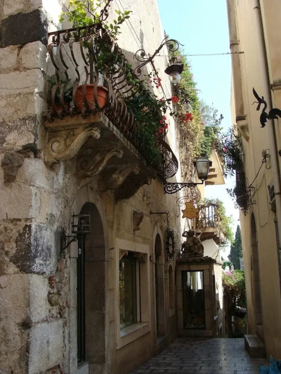 Apartment With 2 Bedrooms In Sant'alfio, With Furnished Terrace - 12 Km From The Beach