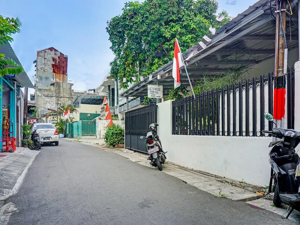 OYO 91658 Lucis House