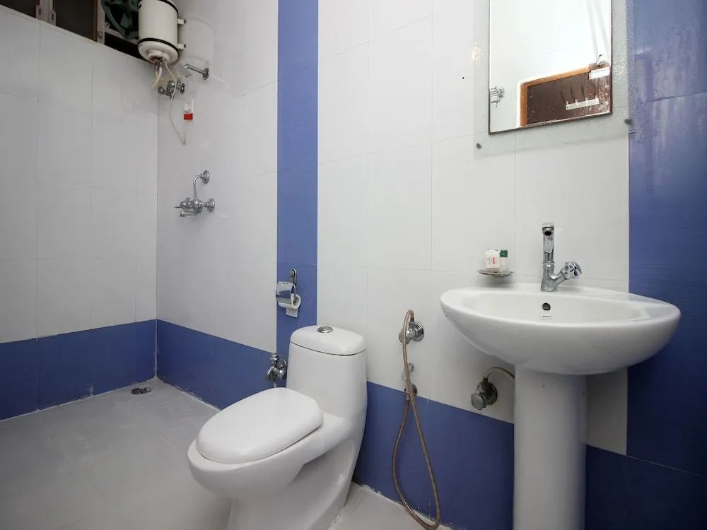 OYO 9388 Yash Hotel