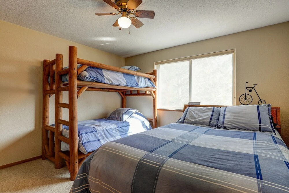 Larkspur Trail 3 Bedroom Home by RedAwning