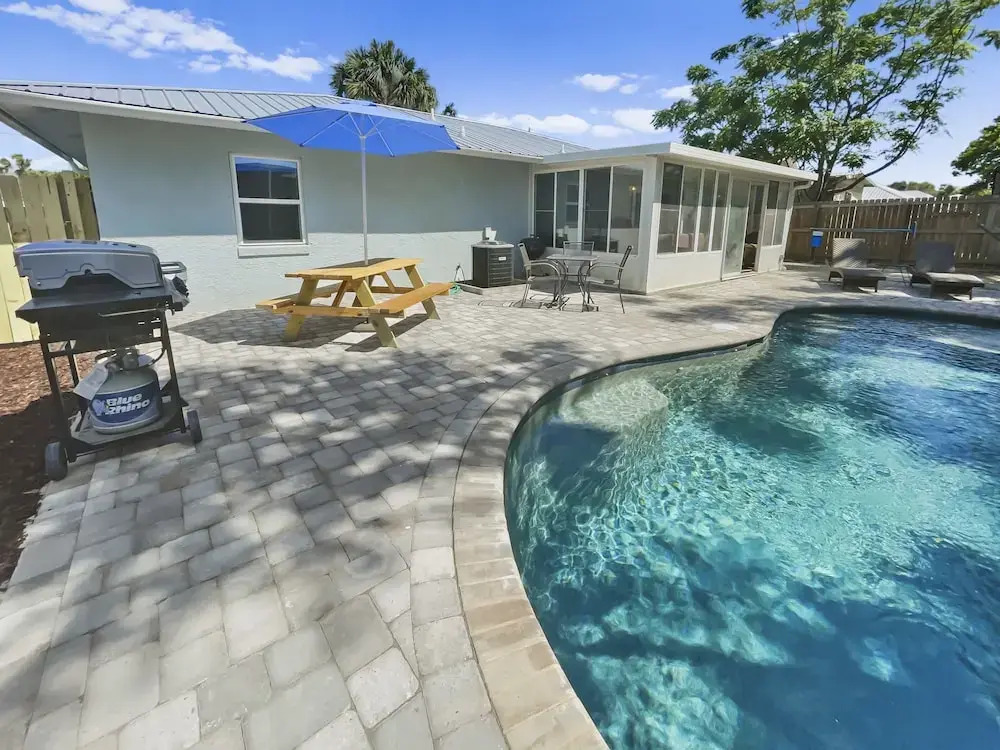 Wanna Go Back 3 Bedroom Home by RedAwning
