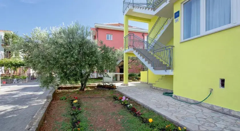 Maslina Apartments