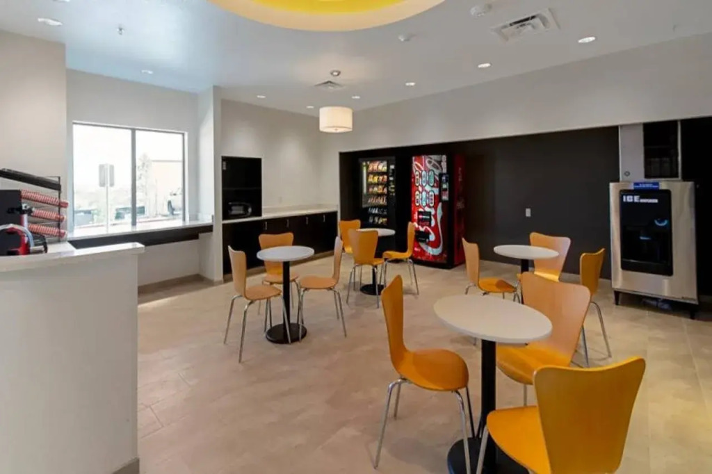 Studio 6 Austin Airport