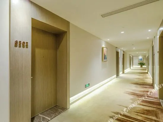 Saint Hotel