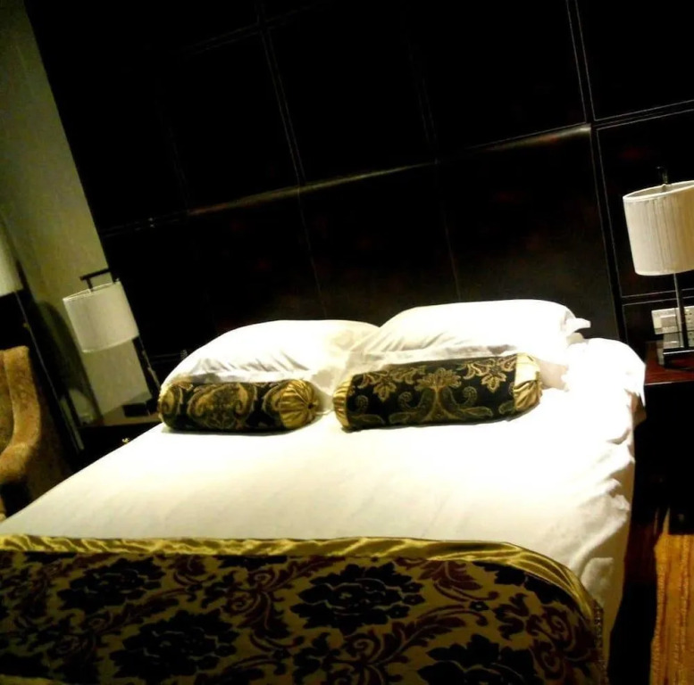 Nanjing Zhenbao Holiday Hotel