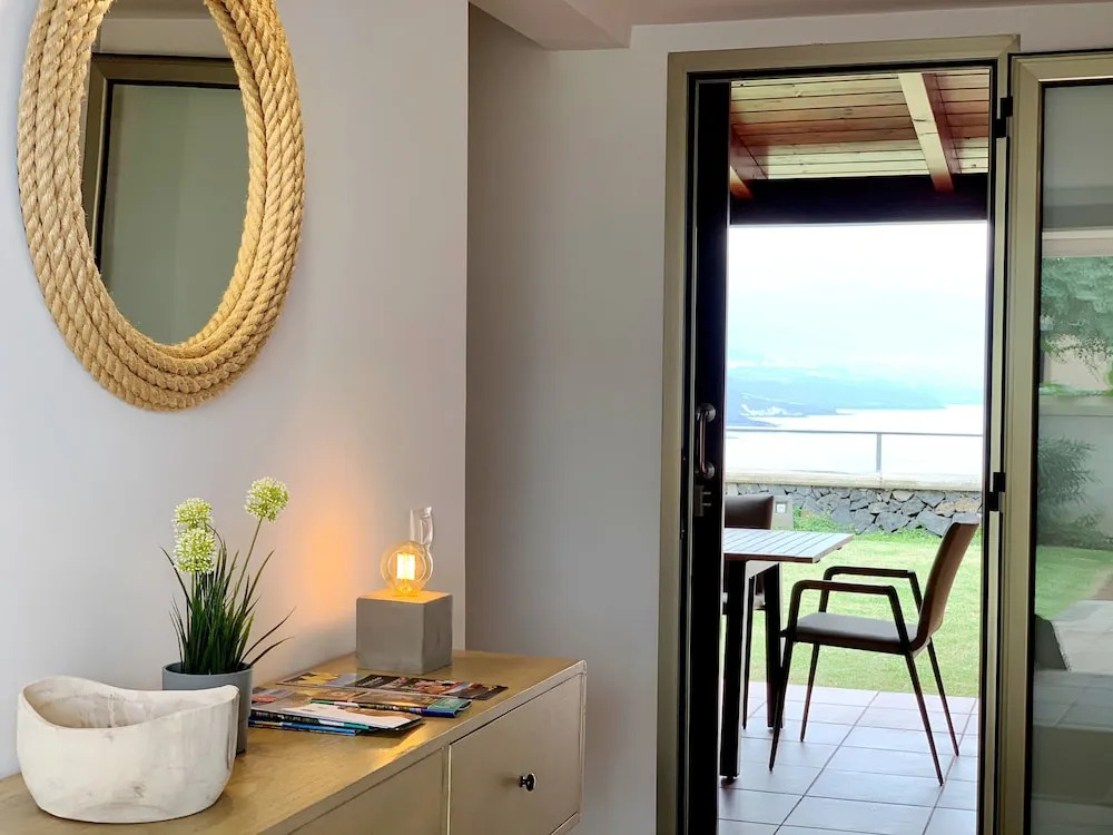 Prime Sea and Mountain views Home with pool