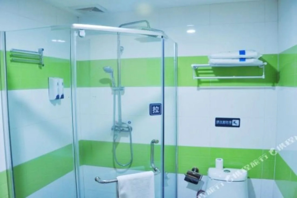 7 Days Inn (Chengdu East Railway Station Metro Station)