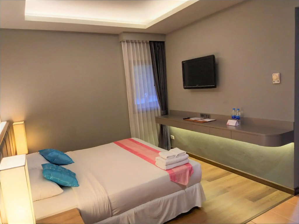 Chang Buri Resort & Koh Chang Hillside