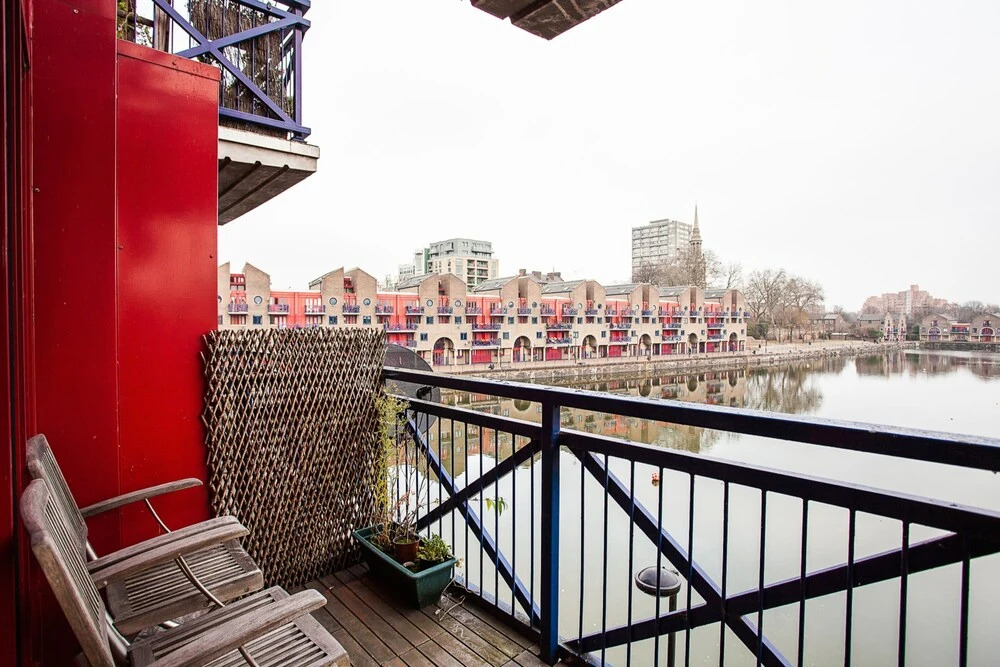 Quiet 3 Bedroom Apartment With Stunning Views