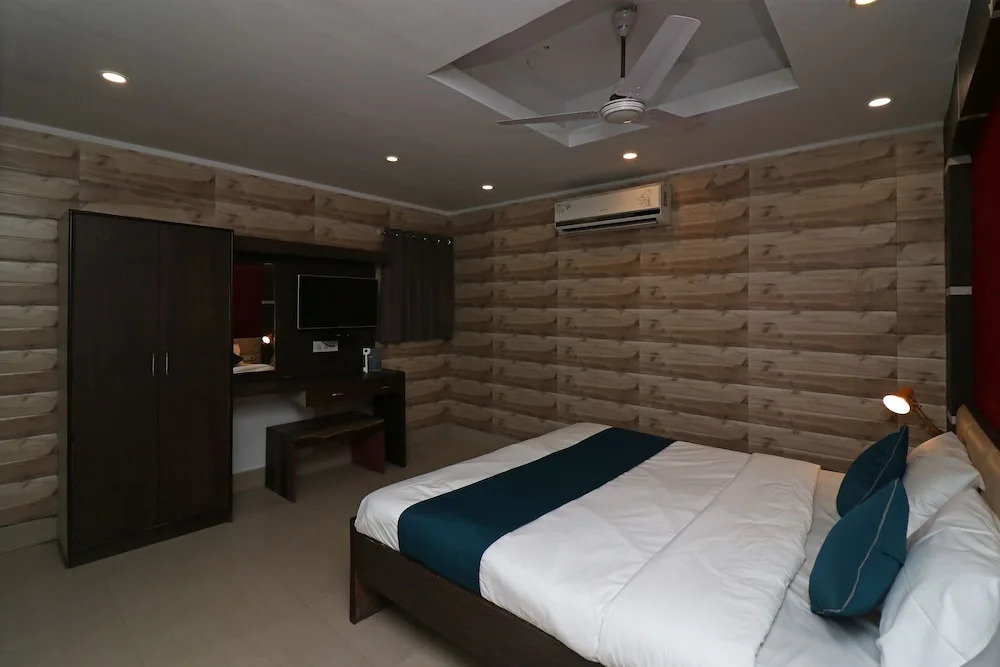 Silverkey Executive Stays 30334 Jaan Nagar Road