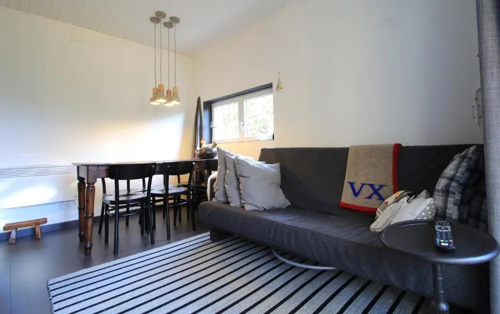 Iris Top 3 Design Apartment