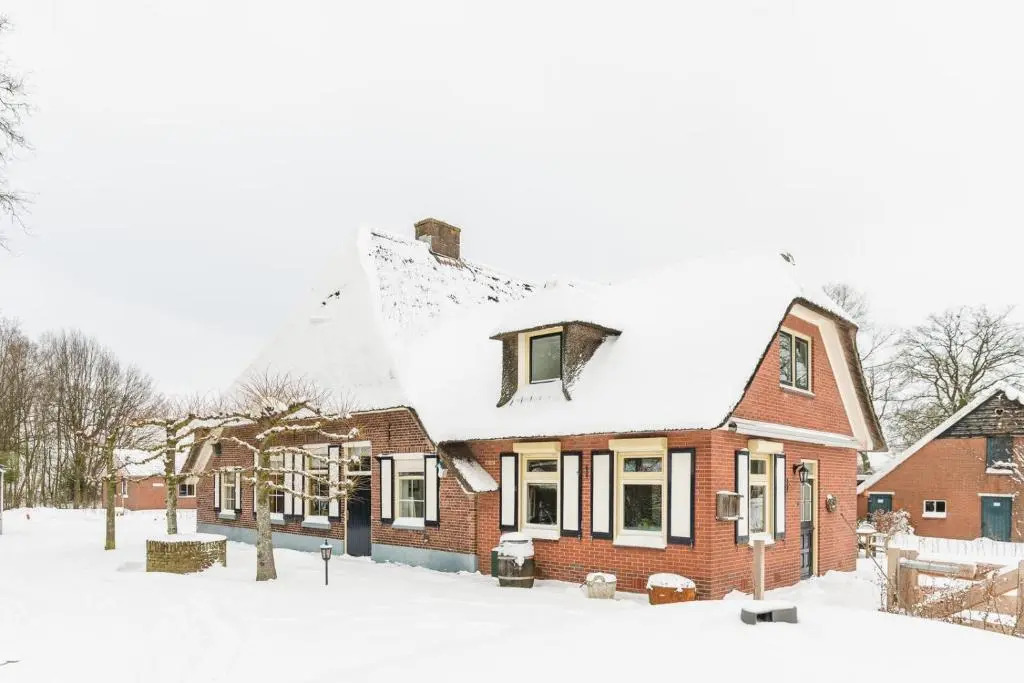 Luxury group accommodation for 14 people