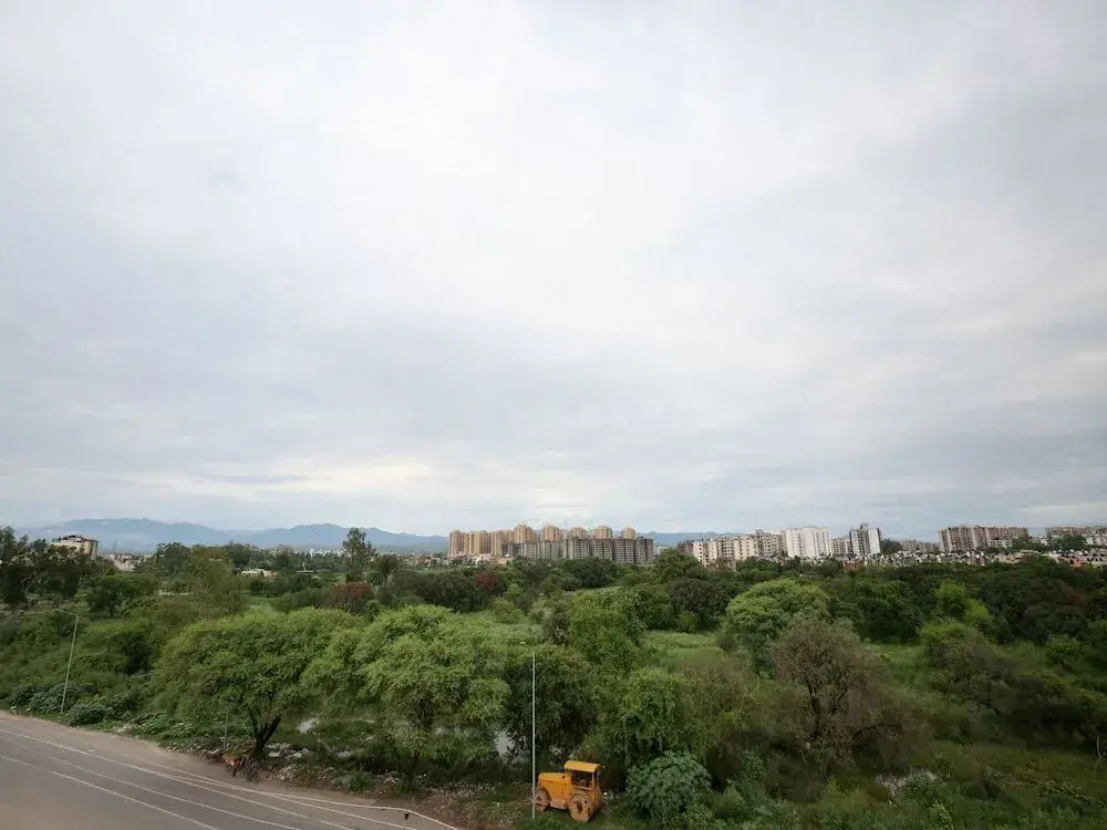 OYO 16695 Hotel Sun View