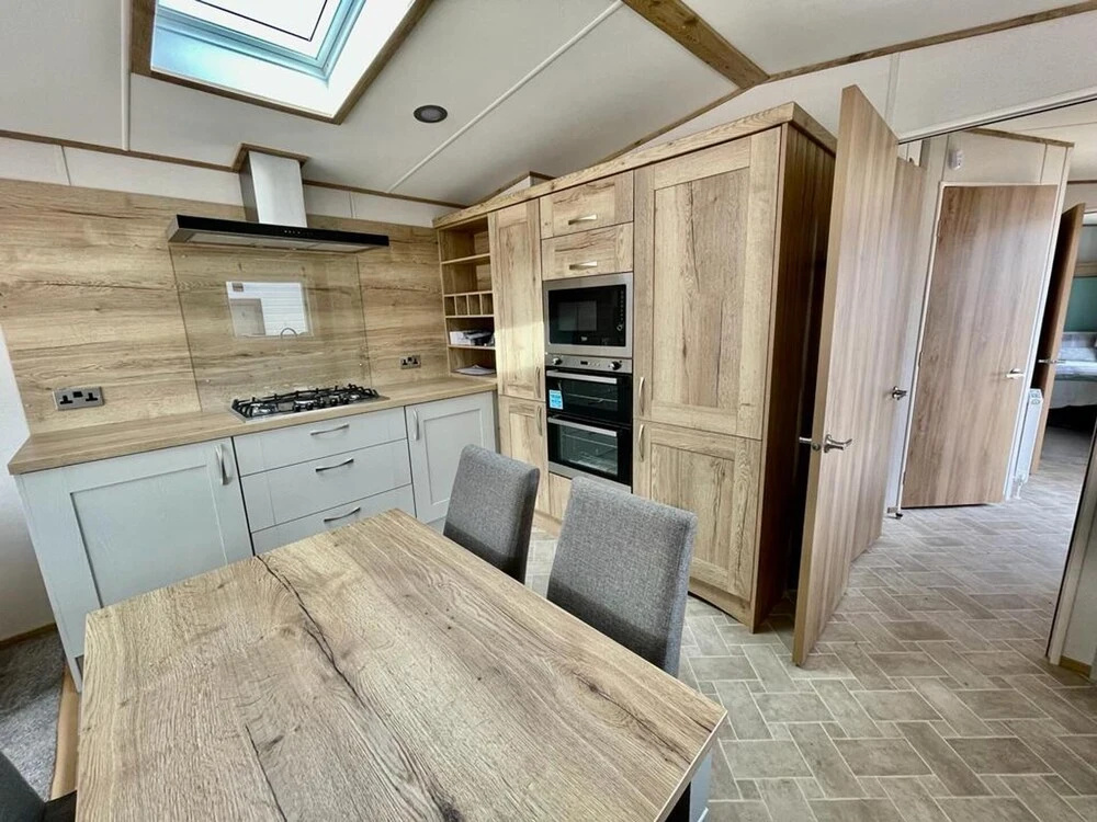 Prime Location 3-bed Chalet in Seal Bay, Selsey