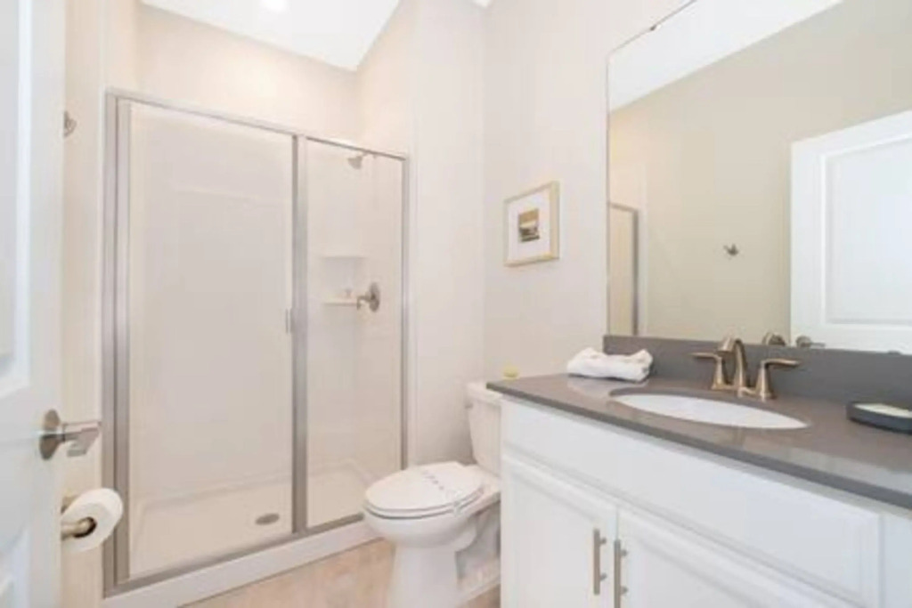 Gorgeous Storey Lake 4BR