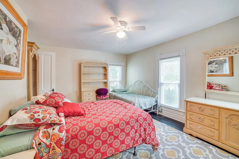 Charming Champaign Victorian w/ Deck!