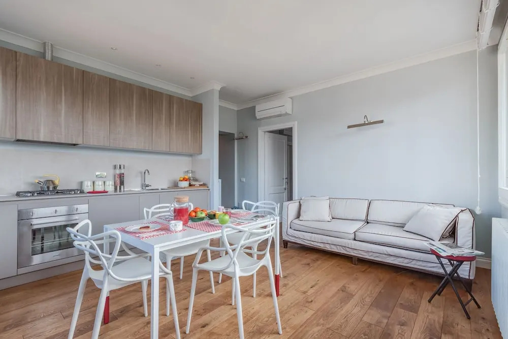 Lovely Apartment in Florence for 6 - Three Bedroom Apartment, Sleeps 6