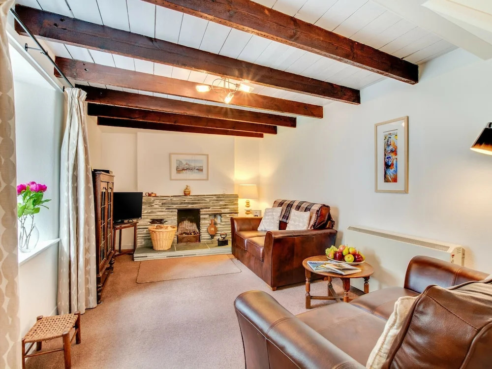 Luxurious Holiday Home With Garden at Cornwall
