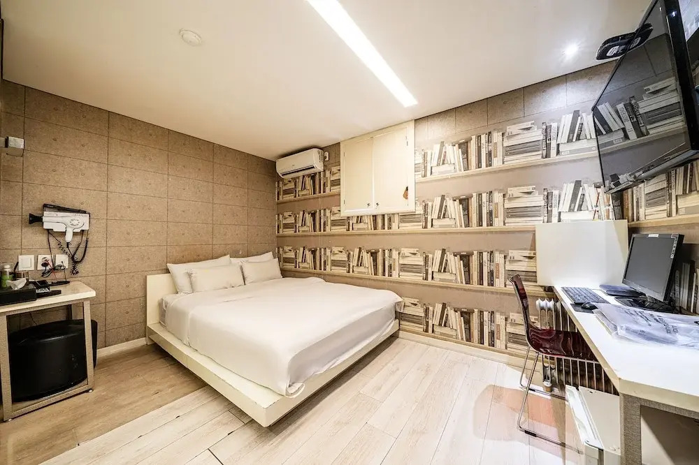 In Hotel Seoul