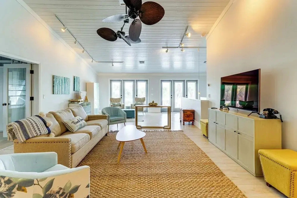 Walk to Wabasso Beach: Home w/ Hot Tub & Bikes