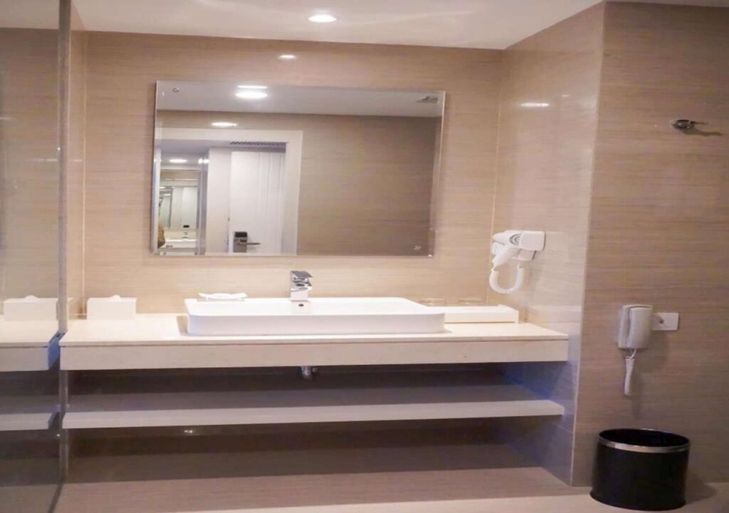 Platinum Adisucipto Hotel & Conference Center