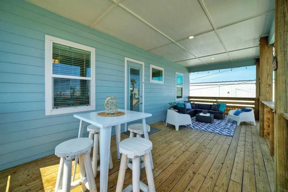 Sleeps 22! 2 Homes Priv Pool, Putting Green, Bar, Deck, Prime Port A Location