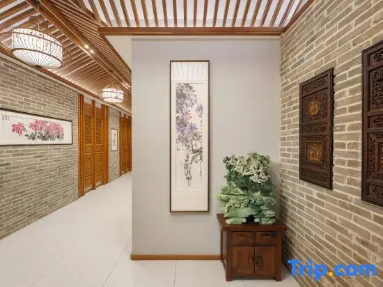 Dalian Huating Taihe Hotel (Xinghai Square Branch)