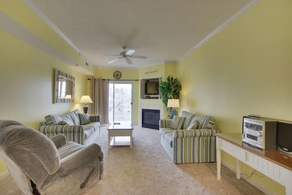Oceanscape 201 - 3 Br Condo