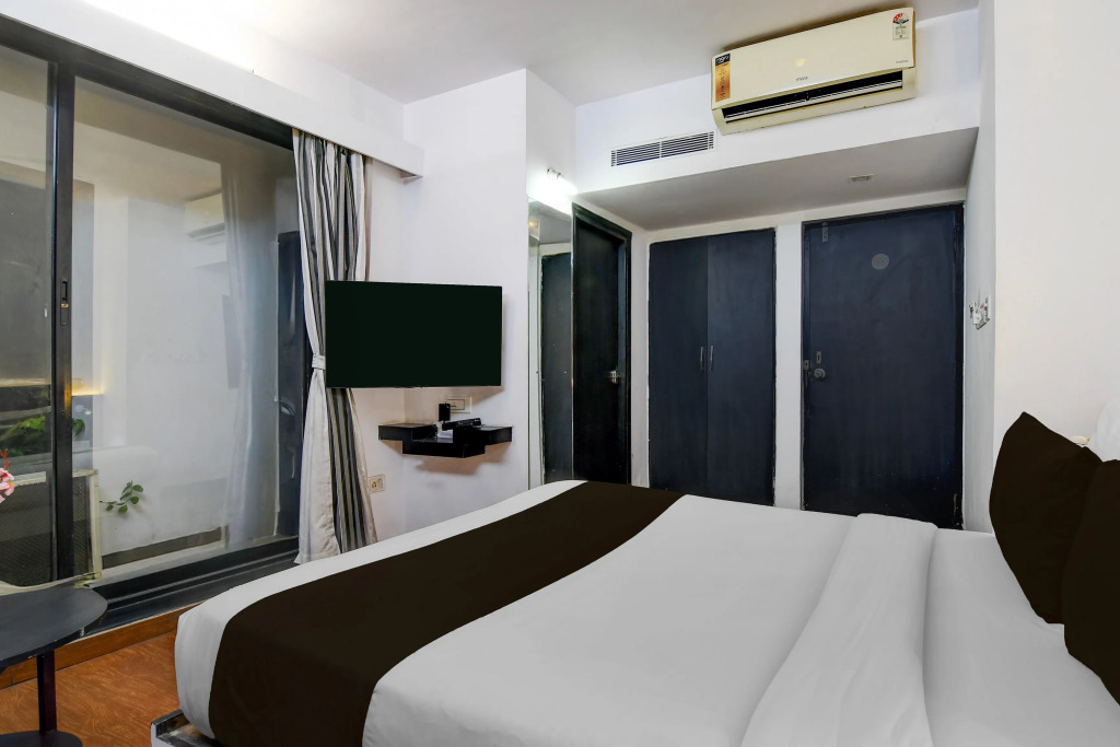 FabHotel Ballygunge Luxury - Behind Punjab Club