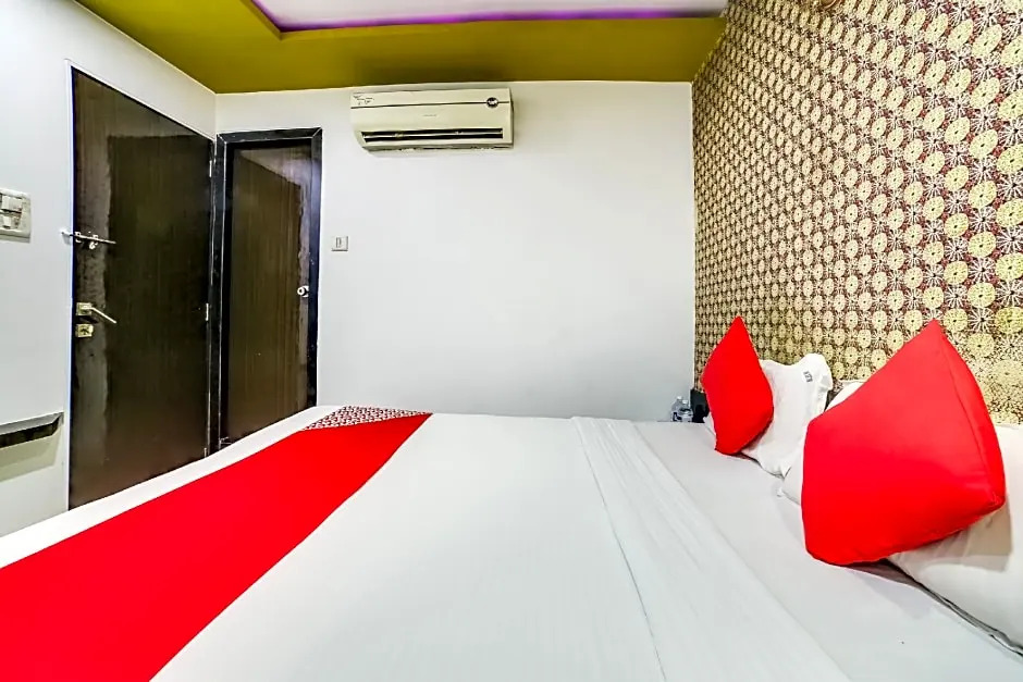 OYO 66982 Hotel Skyway Inn
