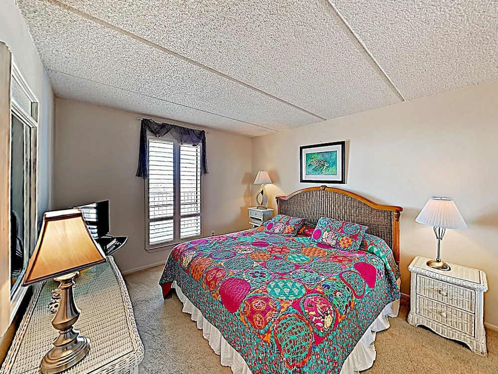 New Listing! Gulf-view All-suite Bliss W/ Pools 3 Bedroom Condo