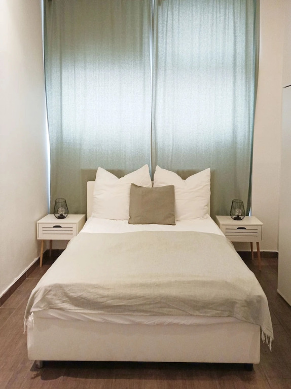 Spacious 3-bedroom Apartment in City Centre
