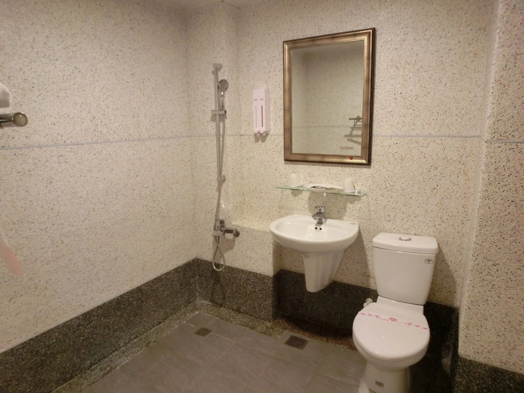 Lotus Yuan Business Hotel