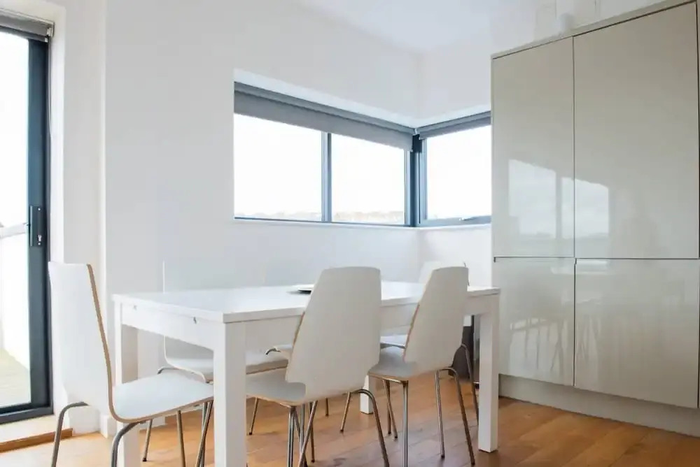 Modern 2 Bedroom Clapham Apartment With Large Terrace