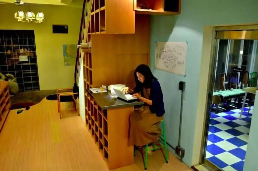 City Hut 1828 - Hostel