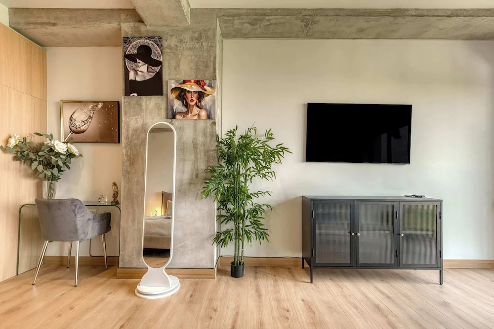 Stunning 1 BR Condo - Alameda Central - Downtown