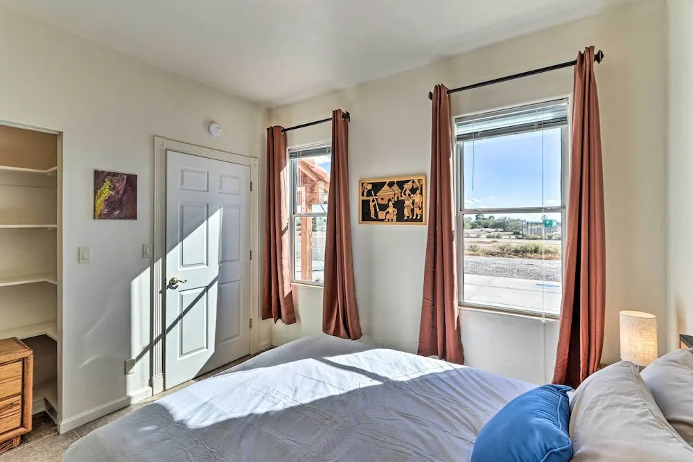 Eloy Desert Oasis w/ Courtyard & Pool Access!