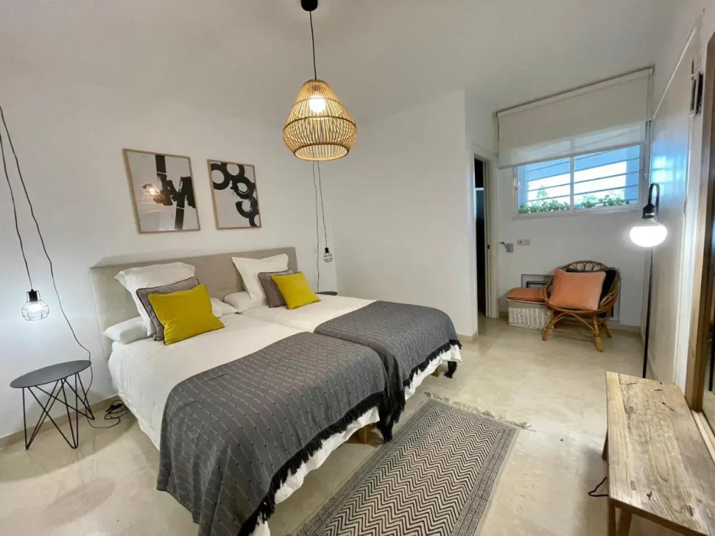 Guadalmina Beach Holidays Suite Apartment,