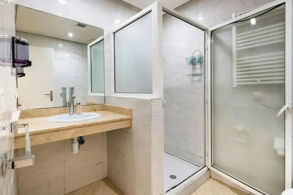 Luxurious & Spacious 3bedrooms/ Tour Hassan