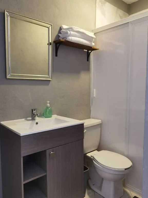 8th Street Suites