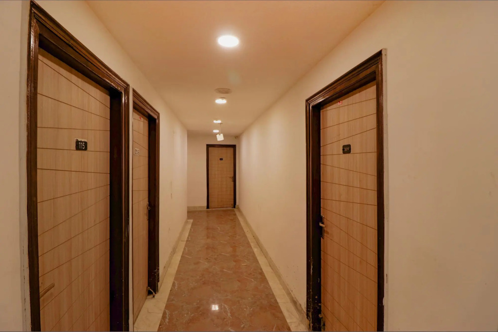 FabHotel Royal Inn