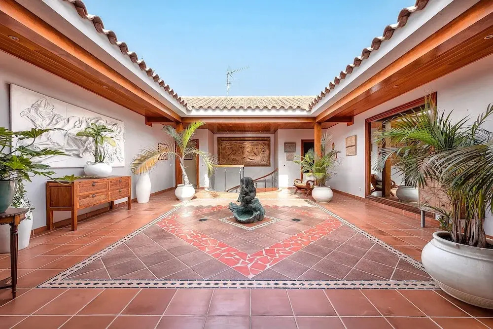 Bungalow in Maspalomas Near Golf & Beach