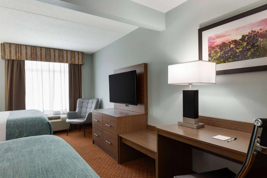 Wingate by Wyndham Louisville East