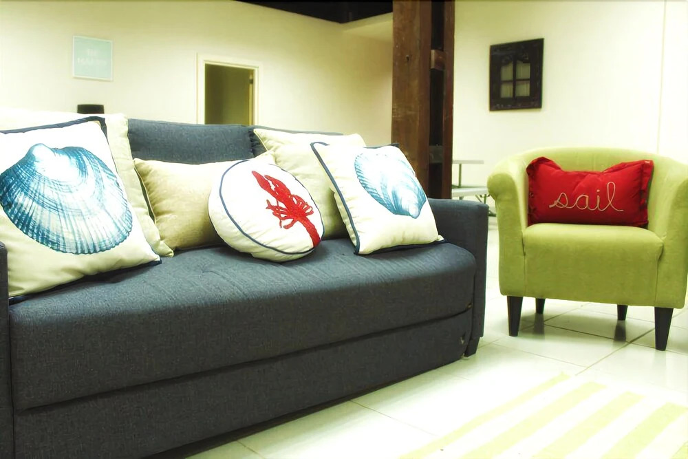 The Island Hub at Red Frog Beach Resort