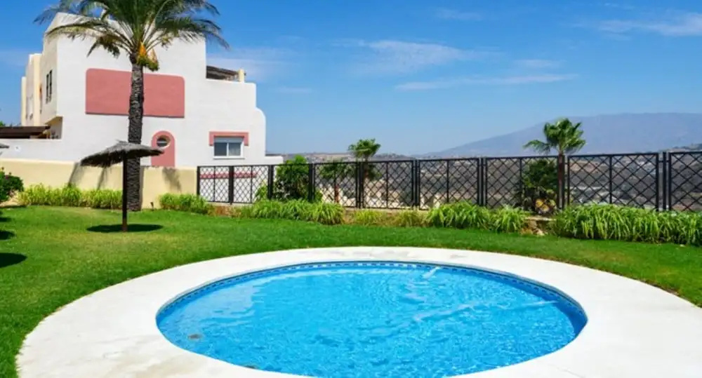 Apartment - 3 Bedrooms with Pool and WiFi - 107926
