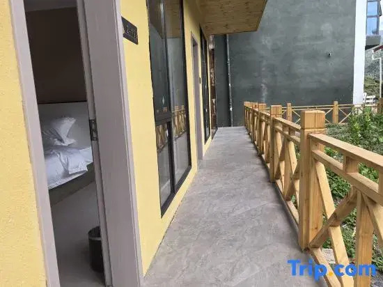 Valley Retreat Homestay (Shuangqiaogou, Siguniang Mountain)