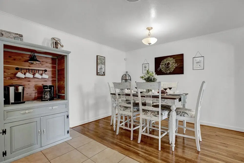 Upscale Home 15 Min Walk to Main St. With Grill!