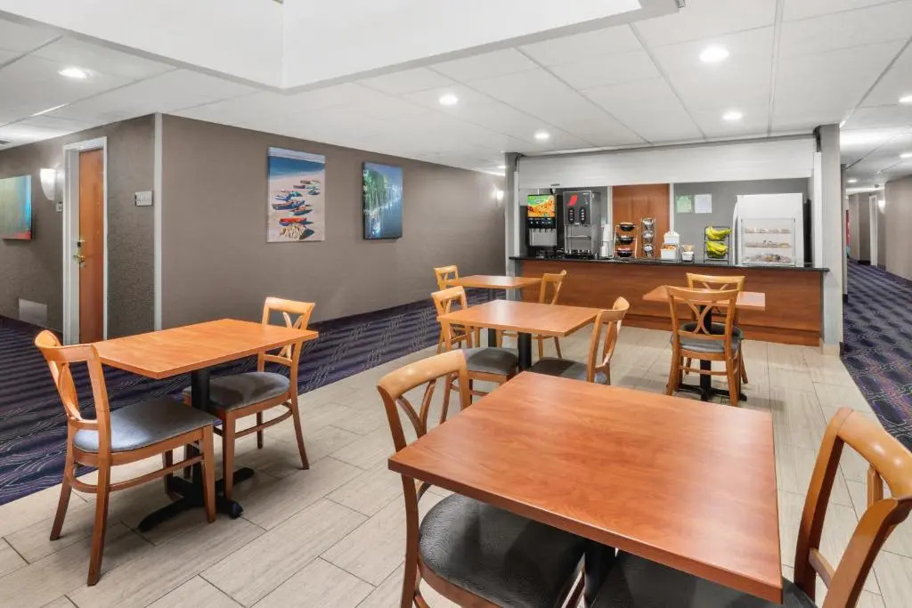 Hotel Aura SFO Airport FREE SHUTTLE